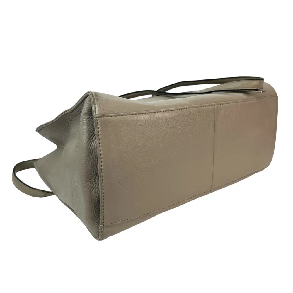 T Tahari Leather Tote Bag Tan Structured Everyday Work Shoulder Bag Zip Neutral